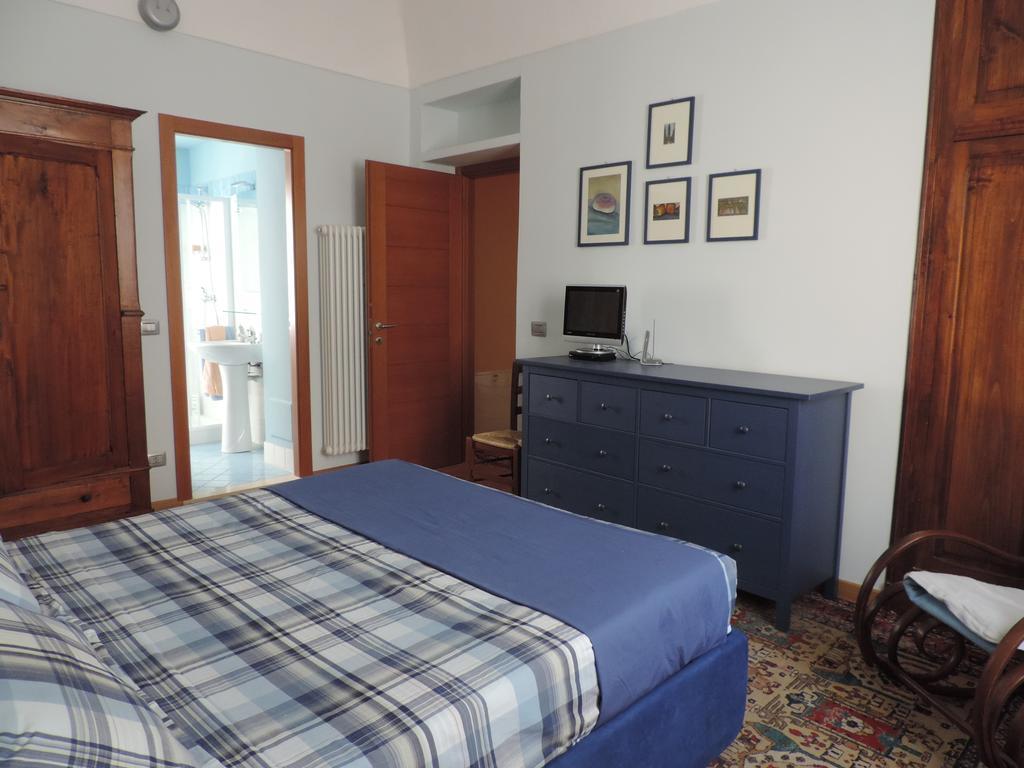 Apartment Alfieri Alba  Quarto foto